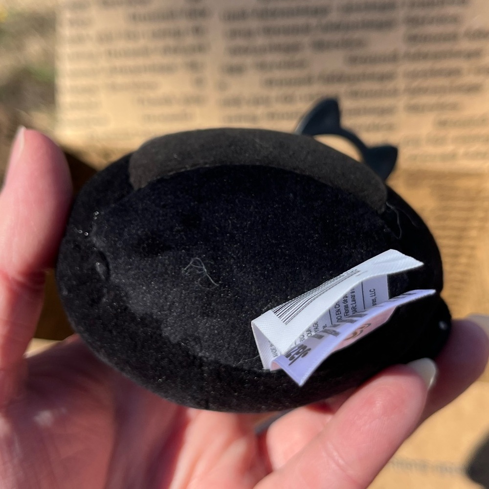 Original Squishmallow Keychain plush Emily the Bat February 2024 NWT clip mini - Picture 5 of 10